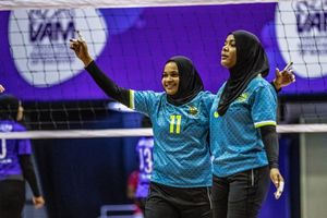 ޕޮލިސް ބަލިކޮށް ވެމްކޯ ފައިނަލަށް، އީގަލްސް ތިން ވަނަ ސެމީ އަށް