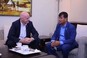ފޯ ނޭޝަންސް ކަޕްގެ ފައިނަލަށް ފީފާގެ ރައީސް އިންފަންޓީނޯ ލަންކާ އަށް