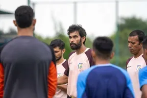 ކުލި ނުދައްކާތީ އިންޑިއާ ކޯޗާއި ކުޅުންތެރިން ދަނޑަށް ނުވެއްދި