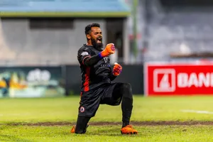 އޮޑި އަށް ގައުމީ ތަށި، ޝަފީއުގެ ކެރިއަރުގެ ހާއްސަ އުސްއައްޔެއް!