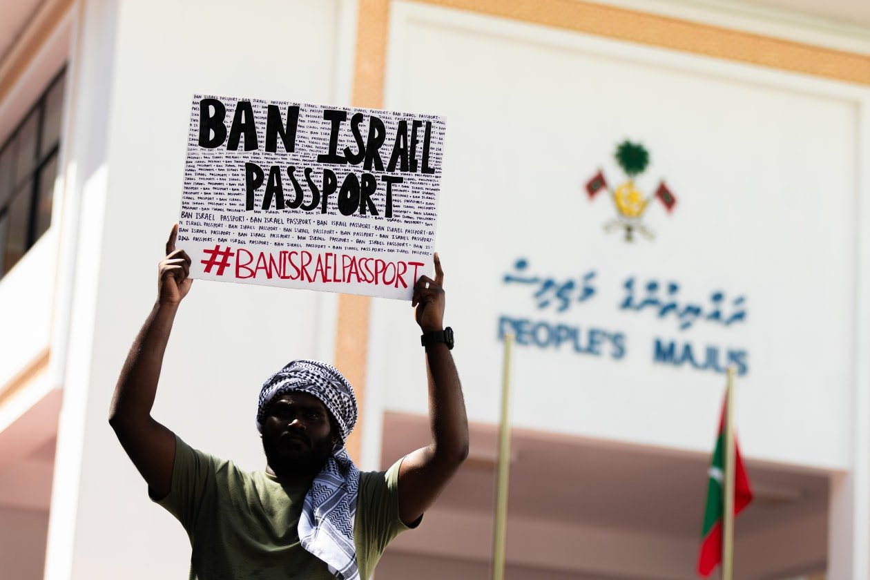 Resolution calls for a ban on Israeli tourists and products