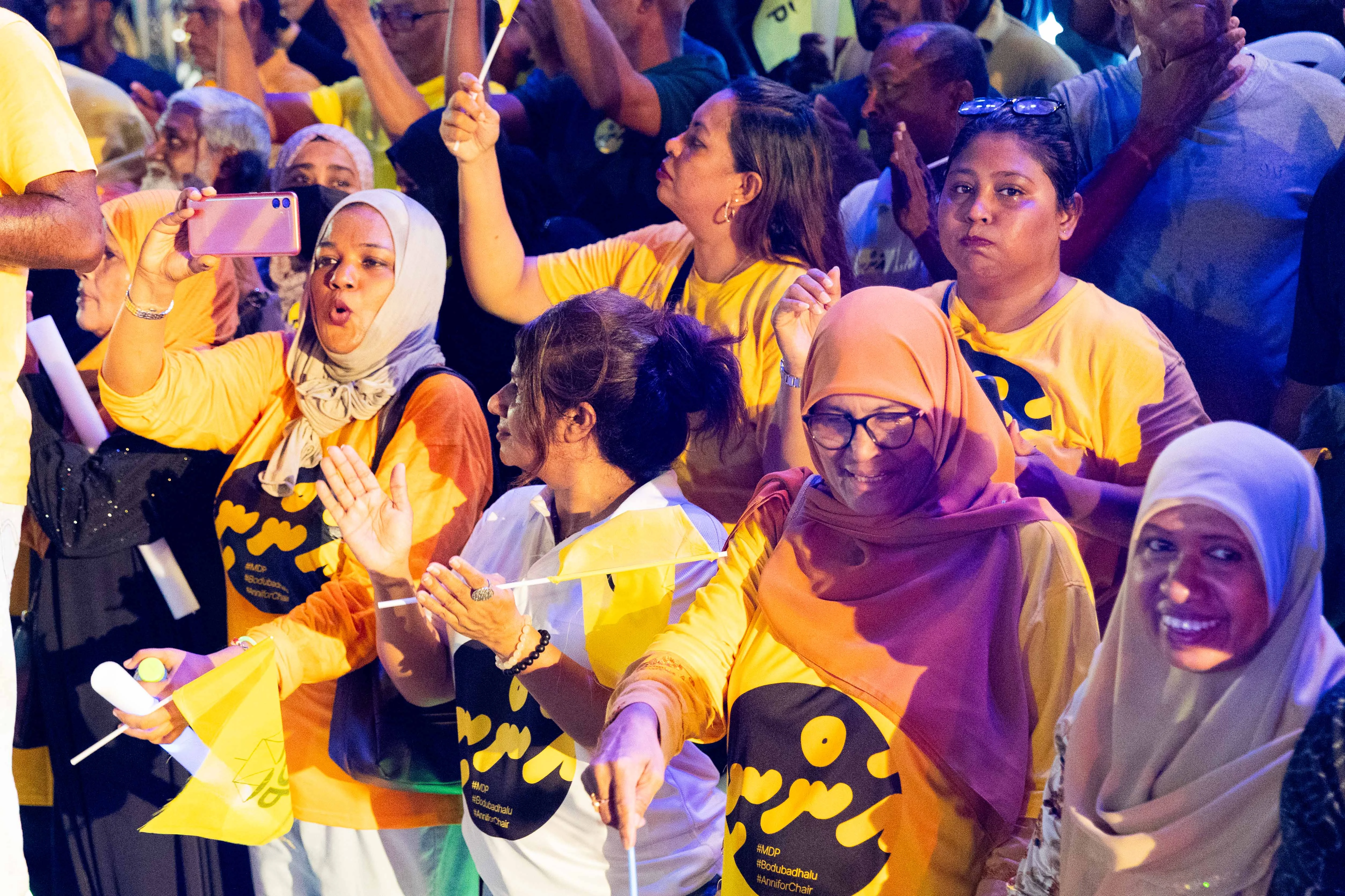 އެމްޑީޕީގެ ޗެއާޕާސަންގެ މަގާމަށް ވާދަކުރާ ކުރީގެ ރައީސް މުހައްމަދު ނަޝީދުގެ ކެމްޕޭން ނިންމުމަށް ޖޫން 11، 2026 ވަނަ ދުވަހުގެ ރޭ މާލޭގައި ބޭއްވި ހިނގާލުން.
