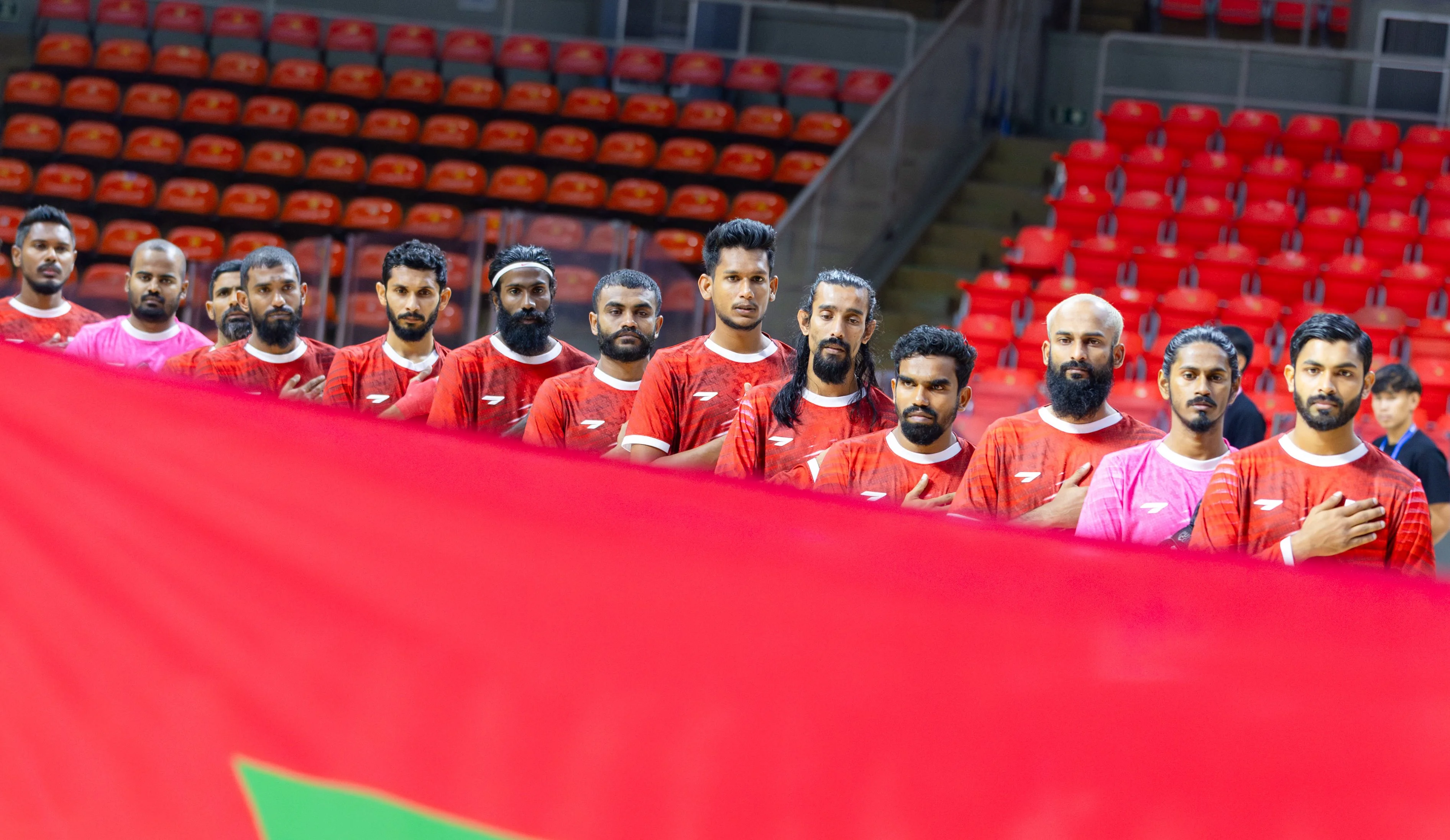 ފުޓްސަލްގައި ރާއްޖޭން ޗައިނާ، ހޮންގް ކޮންގް އަދި ކޮރެއާއާ ކުޅެނީ