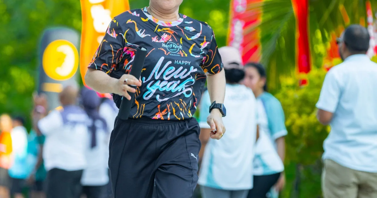 ބީއެމްއެލް ވީރަން - ކޯޕަރޭޓްސްގެ އަންހެން ކެޓެގަރީގައި ބައިވެރިވި ދުވުންތެރިއަކު ދުވަނީ -- ފޮޓޯ: މުހައްމަދު ޝަހުޒާން / އަދަދު