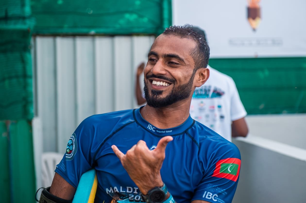 9 ފަހަރު ދުނިޔޭގެ ޗެމްޕިއަން މައިކް ބަލިކޮށް ޝާމް އަނެއް ބުރަށް