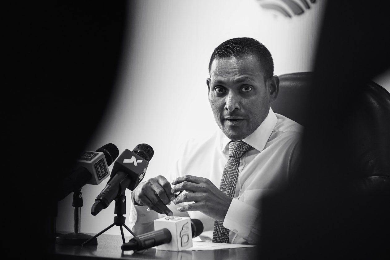 ކޮކެއިން ގެނައި އެމެރިކާ މީހަކު ދައުވާ ނުކޮށް ޑީޕޯޓުކޮށްފި