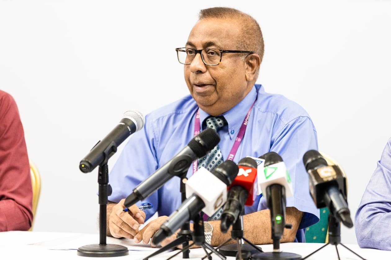 އީސީން އެތެރޭގެ މައްސަލަތަކުގެ ވާހަކަތައް ދައްކަން ދެކޮޅު