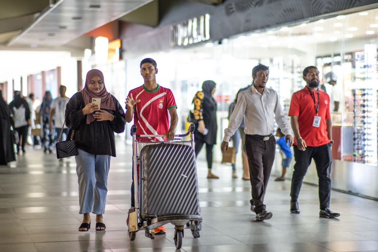 ފުރުމުގެ ތިން ގަޑިއިރު ކުރިން ޗެކިންވާން އެދިއްޖެ