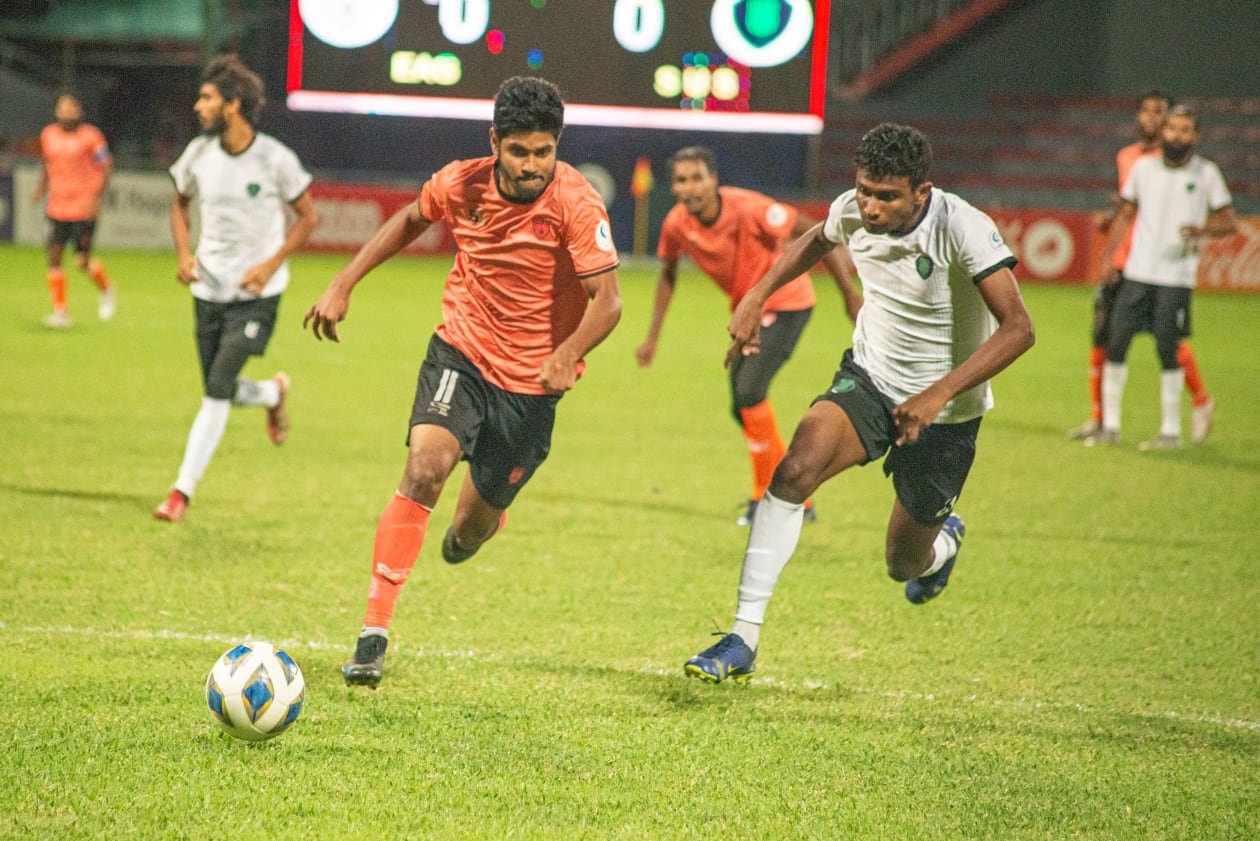 ސަސް ބަލިކޮށް އީގަލްސް އިން ފަރަގުކުޑަކޮށްފި 