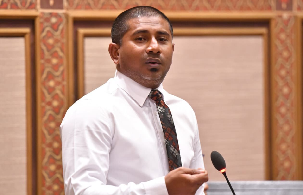 މަހުލޫފް ބަލިވެ އުޅުއްވާތީ މަޖިލީހަށް ހާޒިރު ނުކުރެވުނު