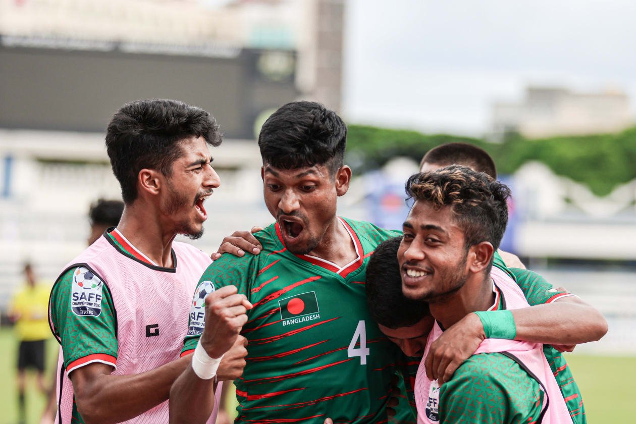 ބަންގްލަދޭޝް އިން ފަހަތުން އަރައި ރާއްޖެ ބަލިކޮށްފި 