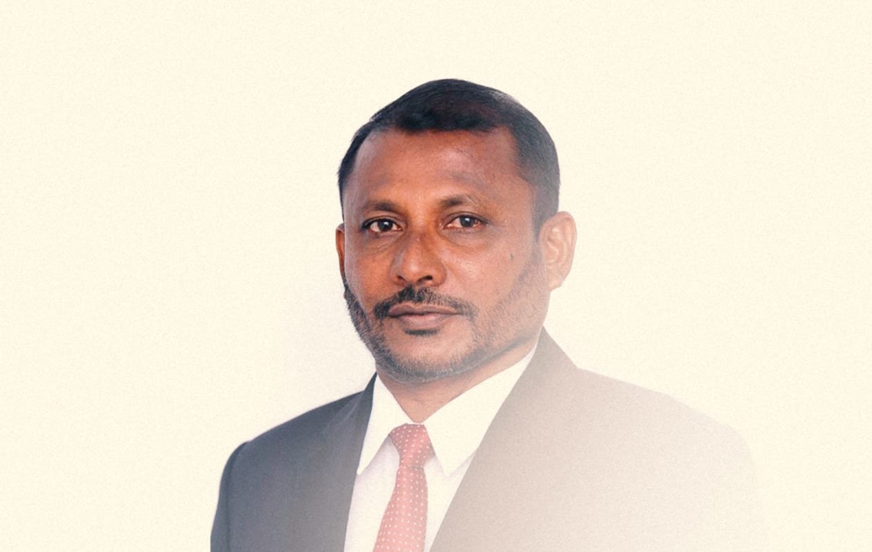 ސަސްޕެންޝަނުގައި ބެހެއްޓުމަށްފަހު ރިޔާޒް ޓްރާންސްޕޯޓަށް
