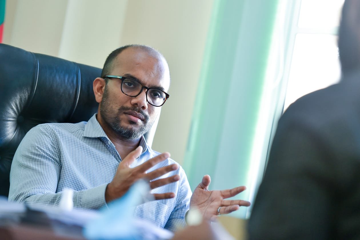 މި އަހަރު އާންމު ހާލަތަށް އިގުތިސޯދު ރުޖޫއަވާނެ: އަމީރު