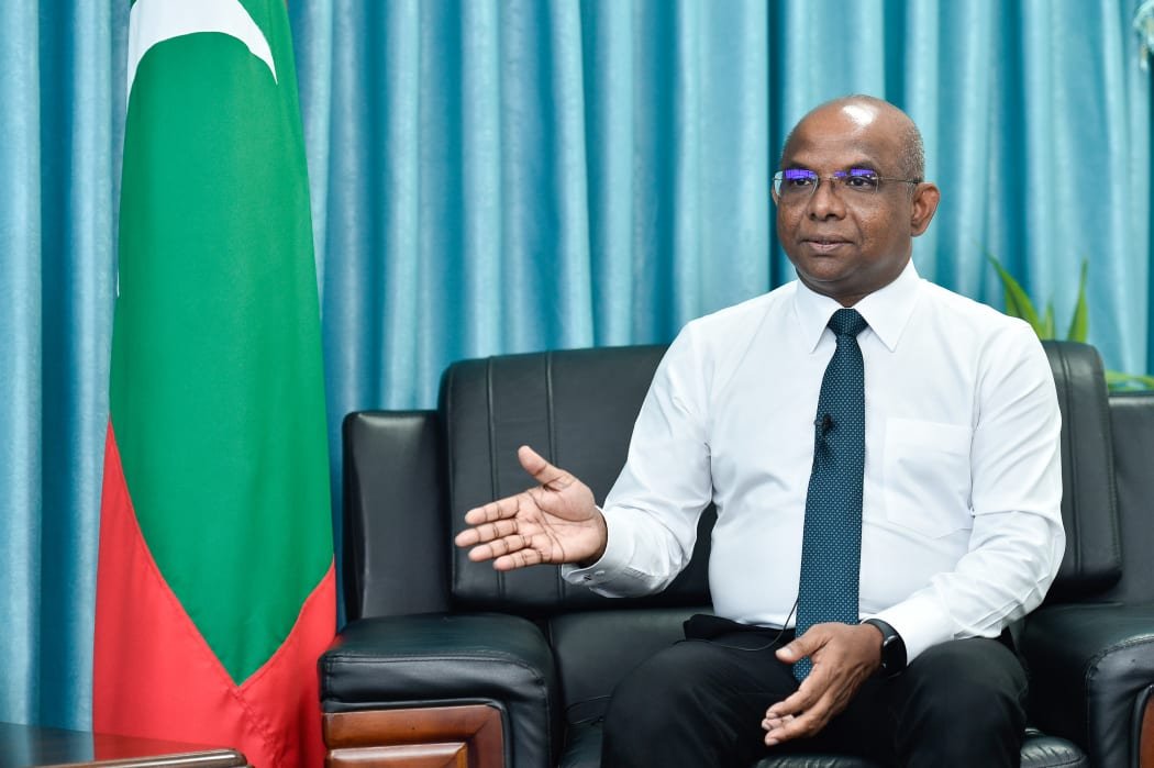 ޝާހިދު އދ. ގެ އިދާރާގައި އިމާމުވެ ހުކުރު ނަމާދު ކުރައްވަނީ