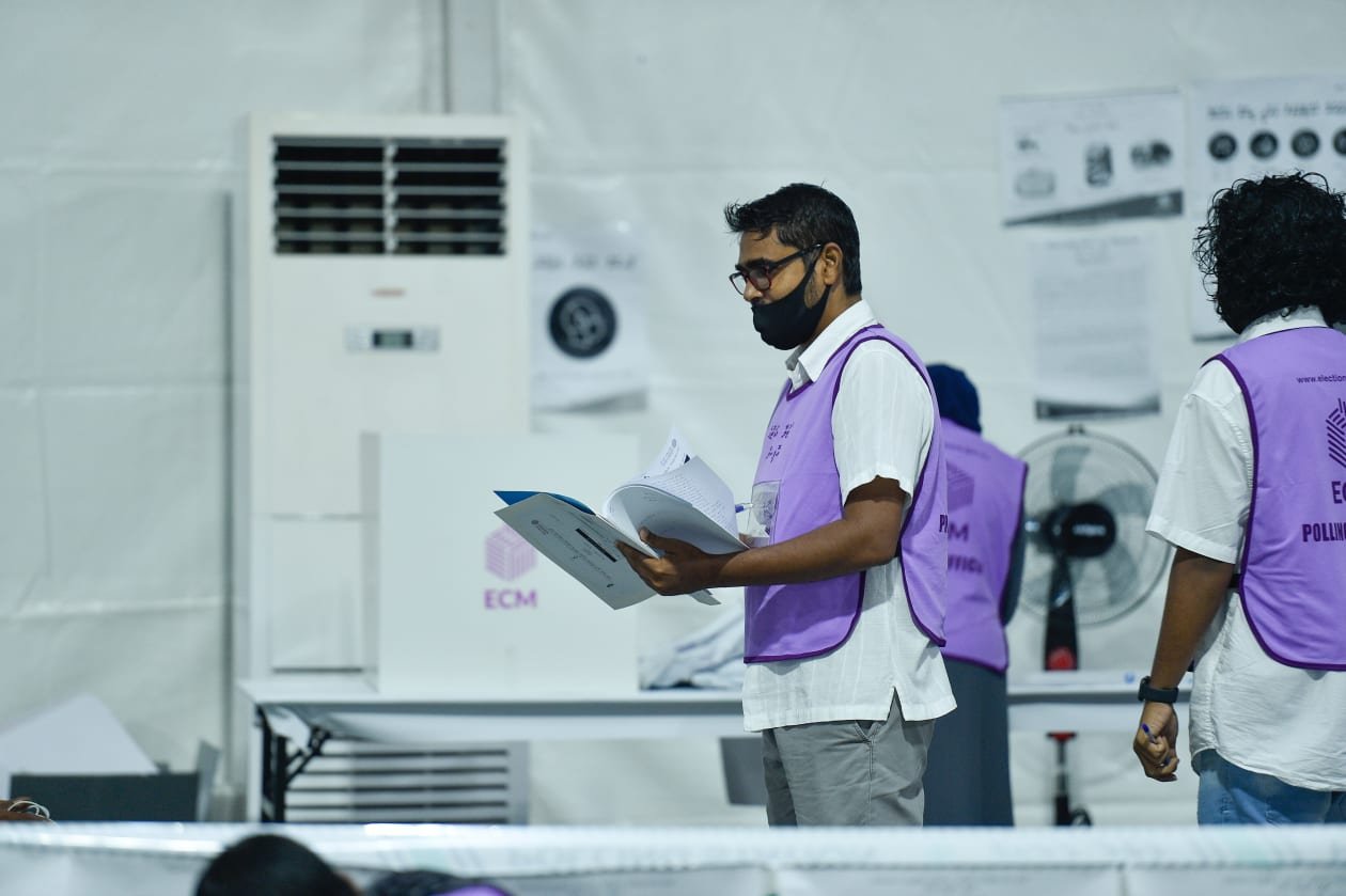 މާބައިދޫ ކައުންސިލް ރައީސްގެ ހުވާކުރުން ވެސް މަޑުޖައްސައިފި 