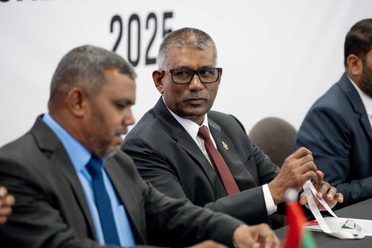 އޮލިމްޕިކް ކޮމިޓީގެ ނައިބުންނަށް އަހުމަދު އާއި މުންތަގިމް 