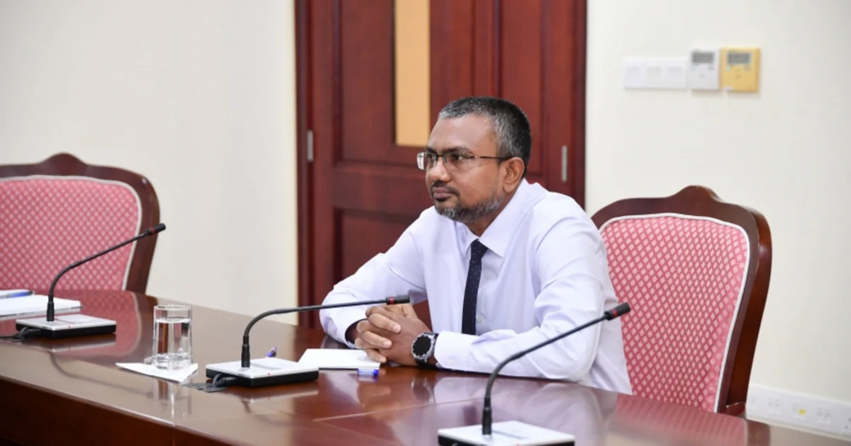 މީޑިއާ ކޮމިޝަނުގެ ރައީސް ކަމާއި މެންބަރުކަމުން އިސްތިއުފާ ދިން މުހައްމަދު ފަރުޝަތު: އޭނާގެ އިސްތިއުފާގެ ސިޓީގައި އެ ގޮންޖެހުންތަކަކީ ކޮބައި ކަމެއް ވިދާޅެއް ނުވޭ --- ފޮޓޯ: ރައްޔިތުންގެ މަޖިލިސް