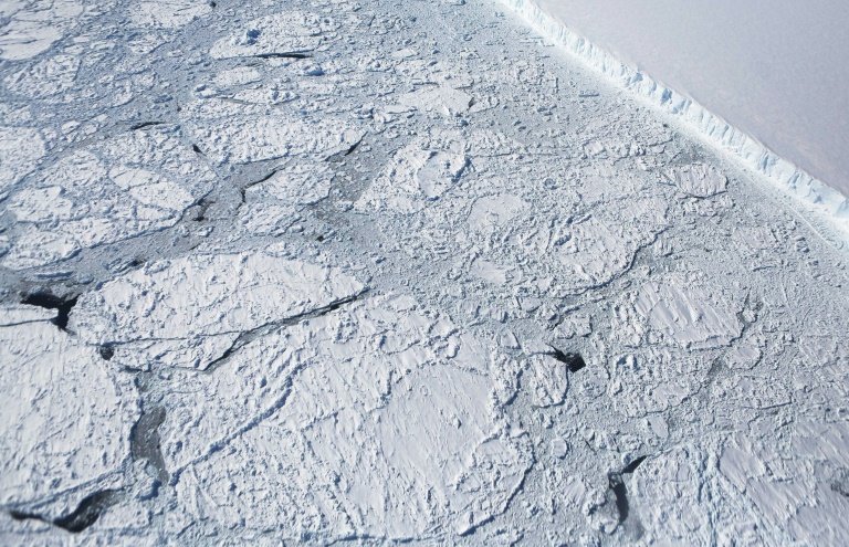 Antarctic sea ice hits lowest winter maximum