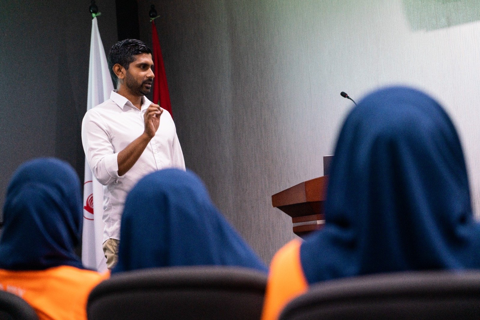 ކުންފުނިތަކުގެ މުވައްޒަފުންގެ ހުނަރު ތަރައްގީކުރަނީ 
