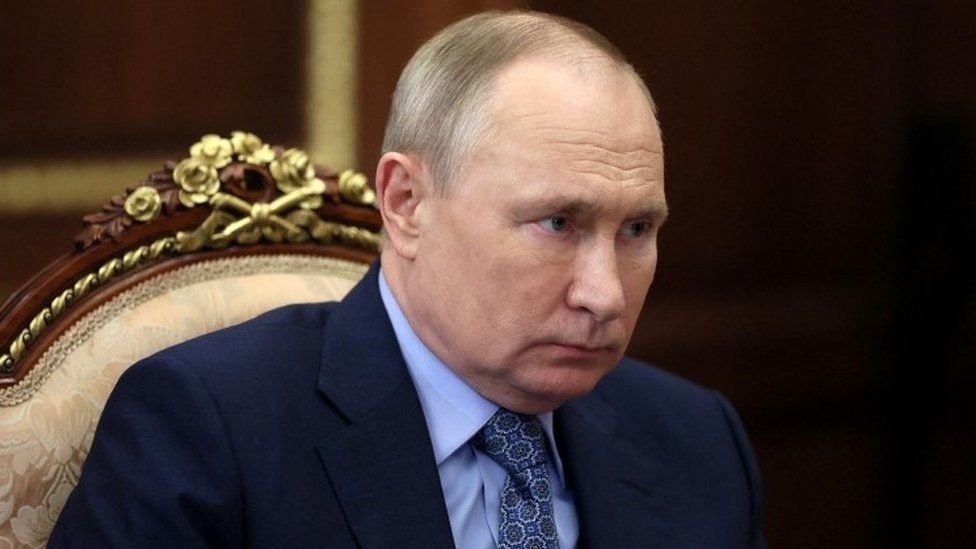 ލަފާދޭ މީހުން ޕުޓިން ދެކެ ބިރު، ހަނގުރާމައިގެ ހަގީގަތް އޮޅުވާލަނީ