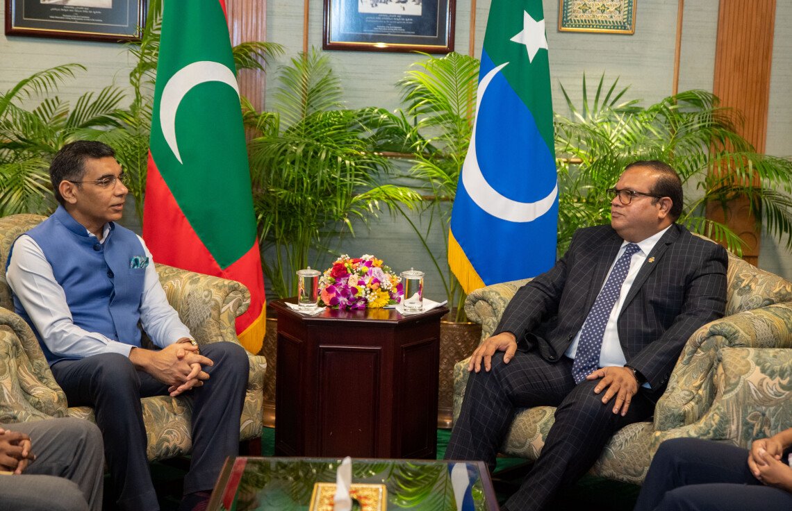 އިންޑިއާގެ ސަފީރާއި މަޖިލީހުގެ ރައީސް ބައްދަލުކުރައްވައިފި