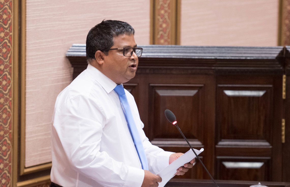 ޑރ. ހުސެއިން ރަޝީދަށް މަޖިލީހުން ރުހުން ދީފި