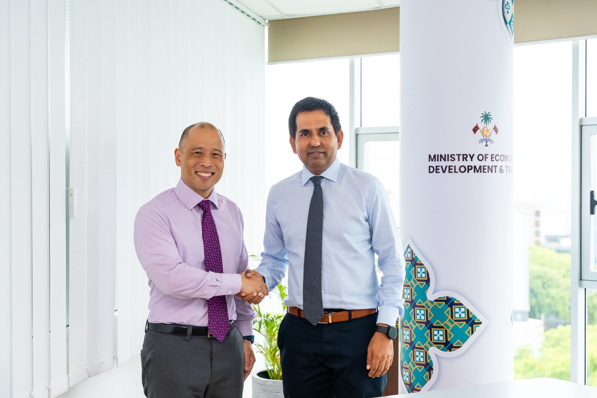 US Ambassador meets Economic Minister Saeed