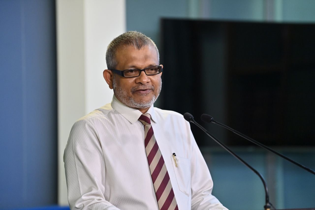 ކުރުސީ އާއި ދިޔަވަރު އަންބްލޮކް ކޮށްފި