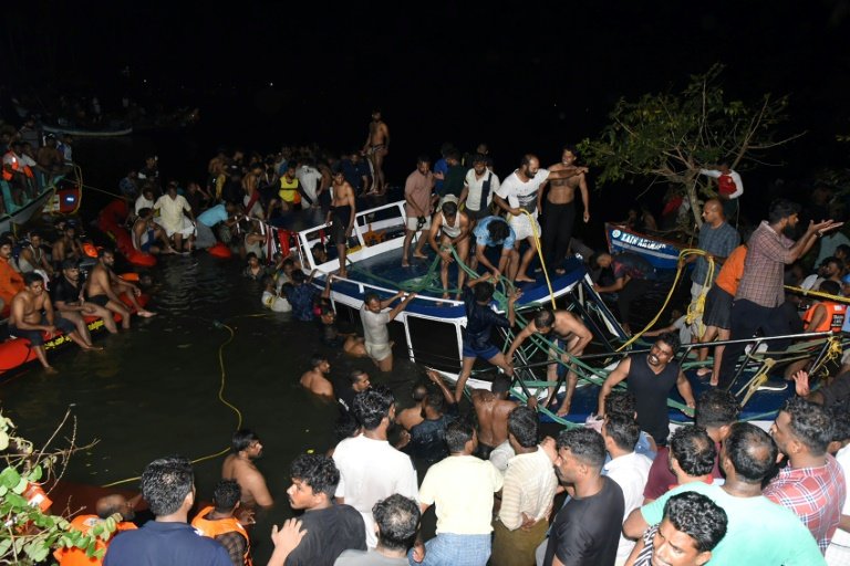 އިންޑިއާގައި ބޯޓެއް ބަންޑުން ޖަހާލައި 22 މީހުން މަރުވެއްޖެ