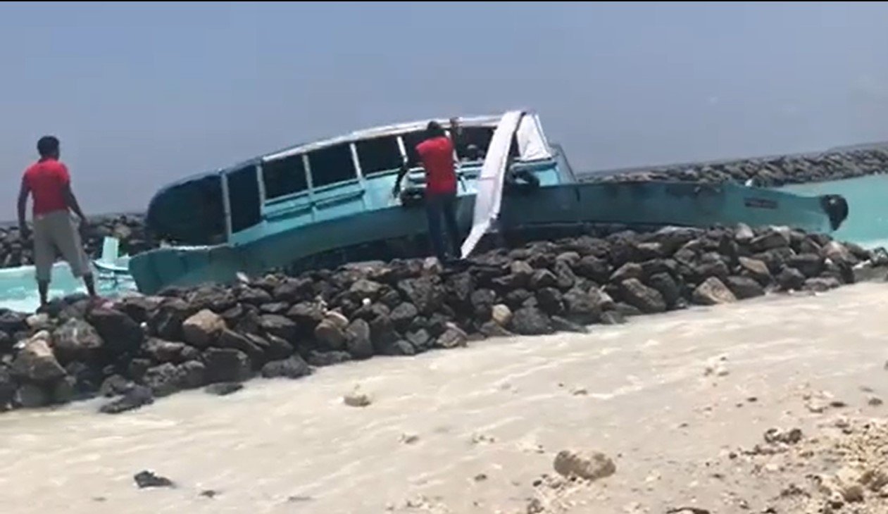 ކުމުންދޫ ނެރުމައްޗަށް ދޯންޏެއް އަރައި ބޮޑު ގެއްލުމެއް ލިބިއްޖެ