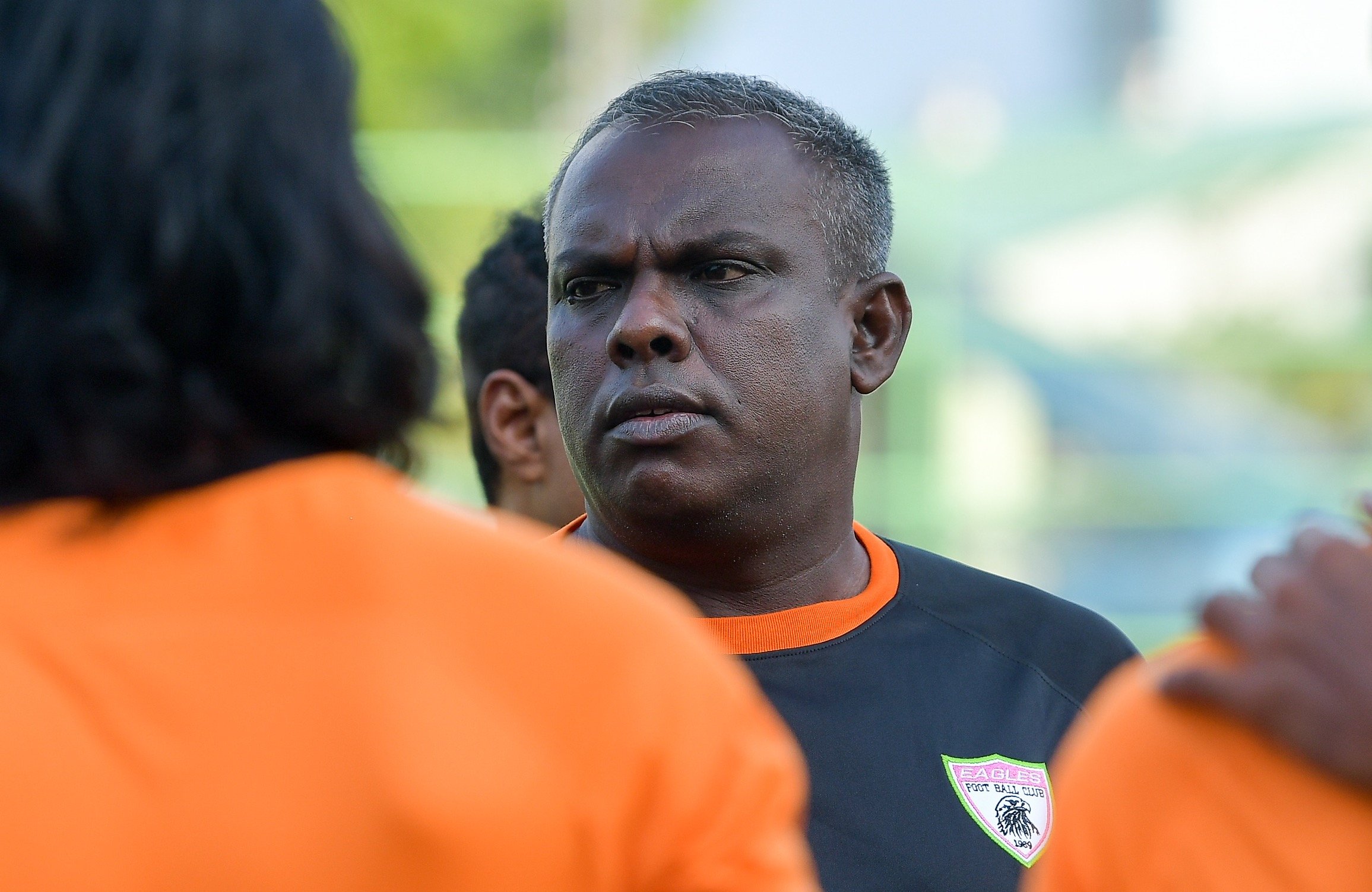 އީގަލްސްގެ ކޯޗުކަމާ ވަގުތީ ގޮތުން މޯހަން ހަވާލުވަނީ