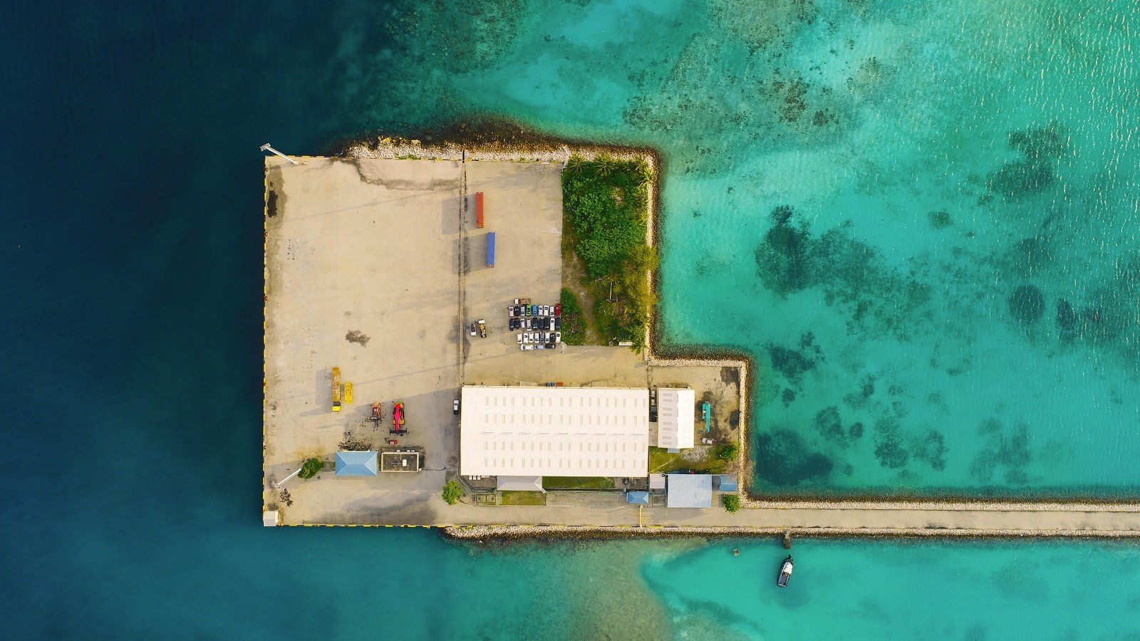 އައްޑޫއަށް މުދާ އުފުލާ އަގު ބޮޑުކުރުމާ ޓެރިފް ރޭޓާ ގުޅުމެއް ނެތް