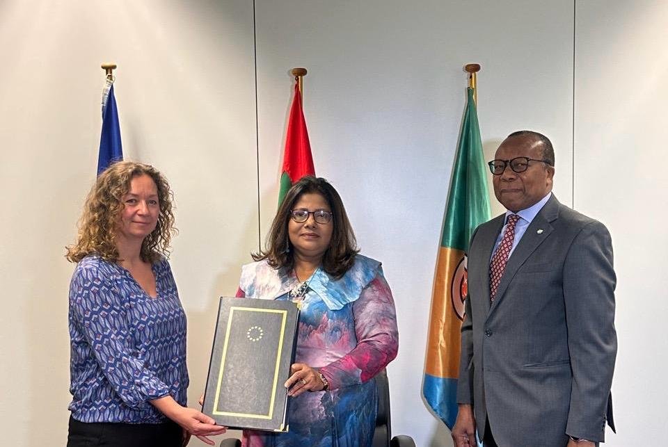Samoa Agreement signed with reservations