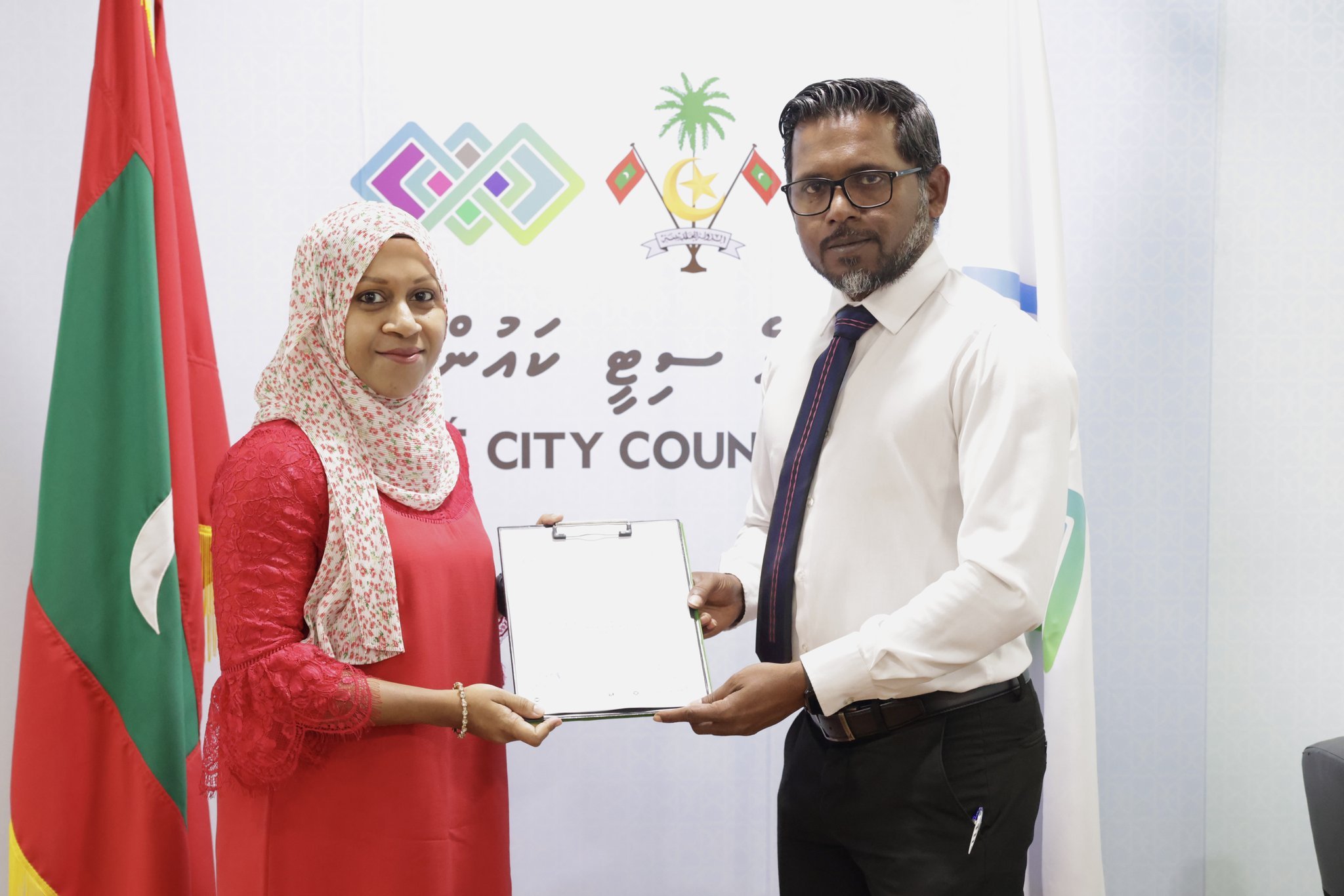 ކާނިވާ ސްޓޭޖު ތަޅާލައި އާ ސްޓޭޖެއް އަޅަން ހަވާލުކޮށްފި