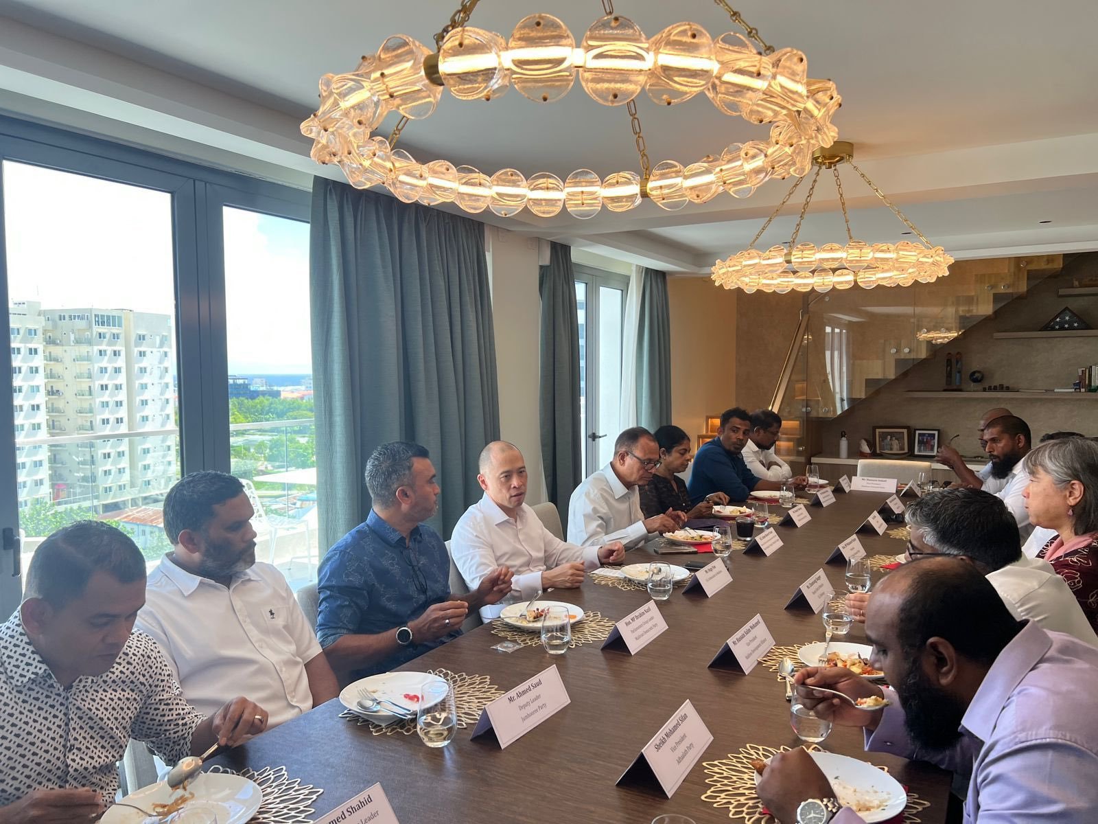 އެމެރިކާ ސަފީރު ރާއްޖޭގެ ސިޔާސީ ޕާޓީތަކާ ބައްދަލުކުރައްވައިފި