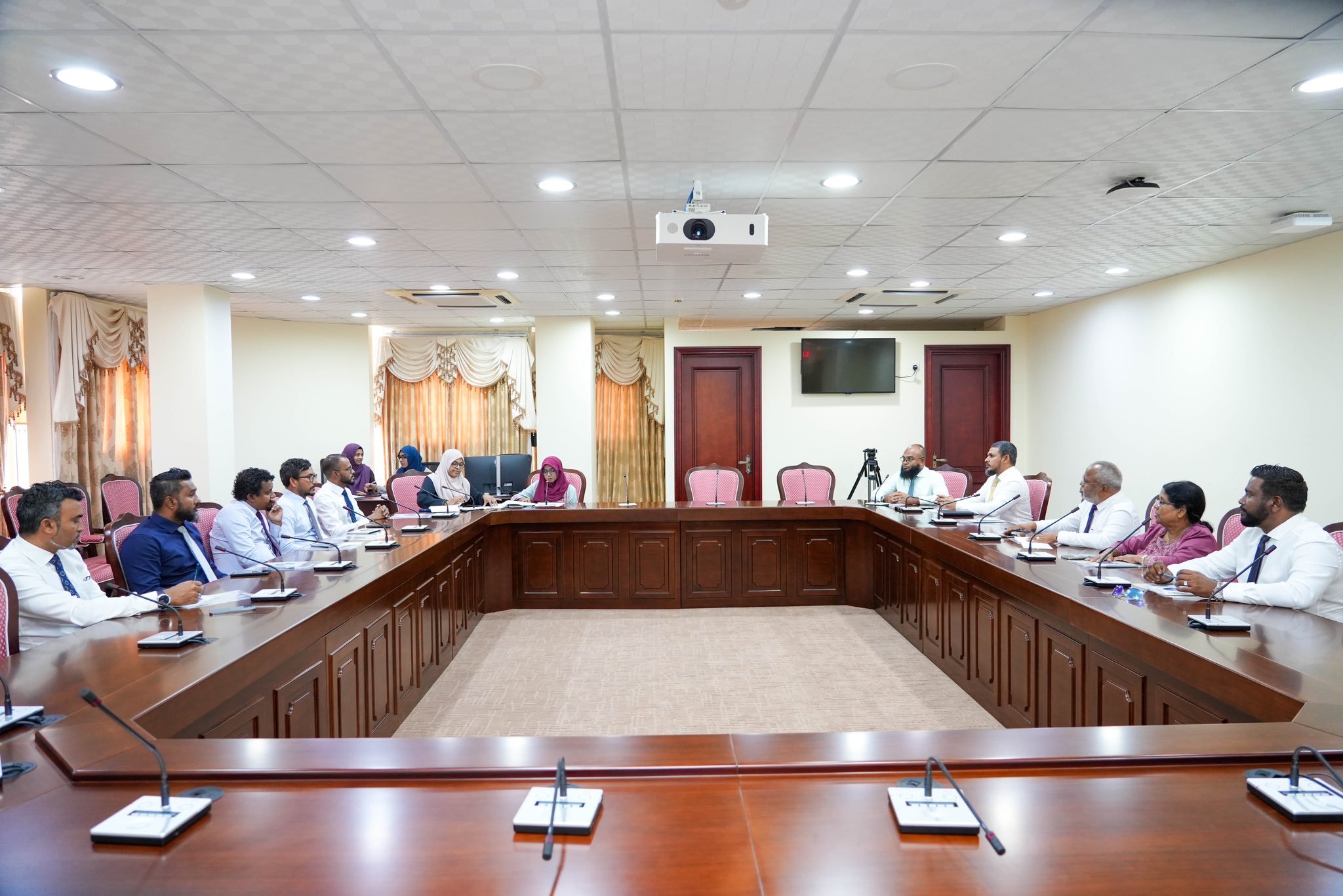 މަޖިލީހުގައި ގެދޮރުވެރިކަމާ ބެހޭ ކޮމެޓީއެއް އުފައްދައިފި