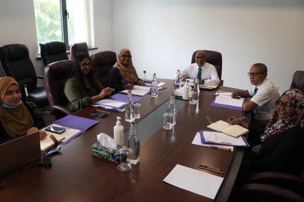 ފޮރިން ސާވިސް ހަރުދަނާ ކުރުމާ ގުޅޭ ލަފާ ދޭ ބޯޑު އެކުލަވާލައިފި