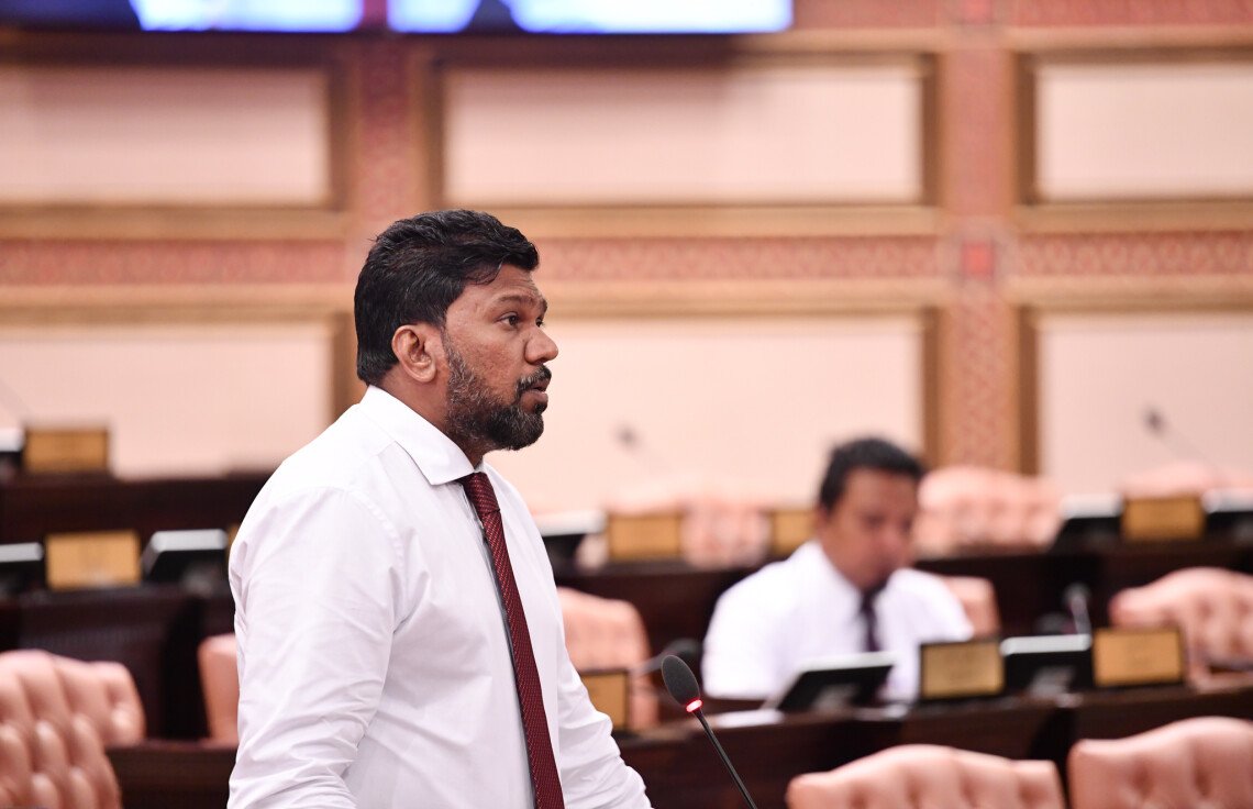 ދިވެހިންނަށް ޖެއްސުންކުރާ އިޒްރޭލު މީހާ ޑީޕޯޓްކުރަން ގޮވާލައިފި