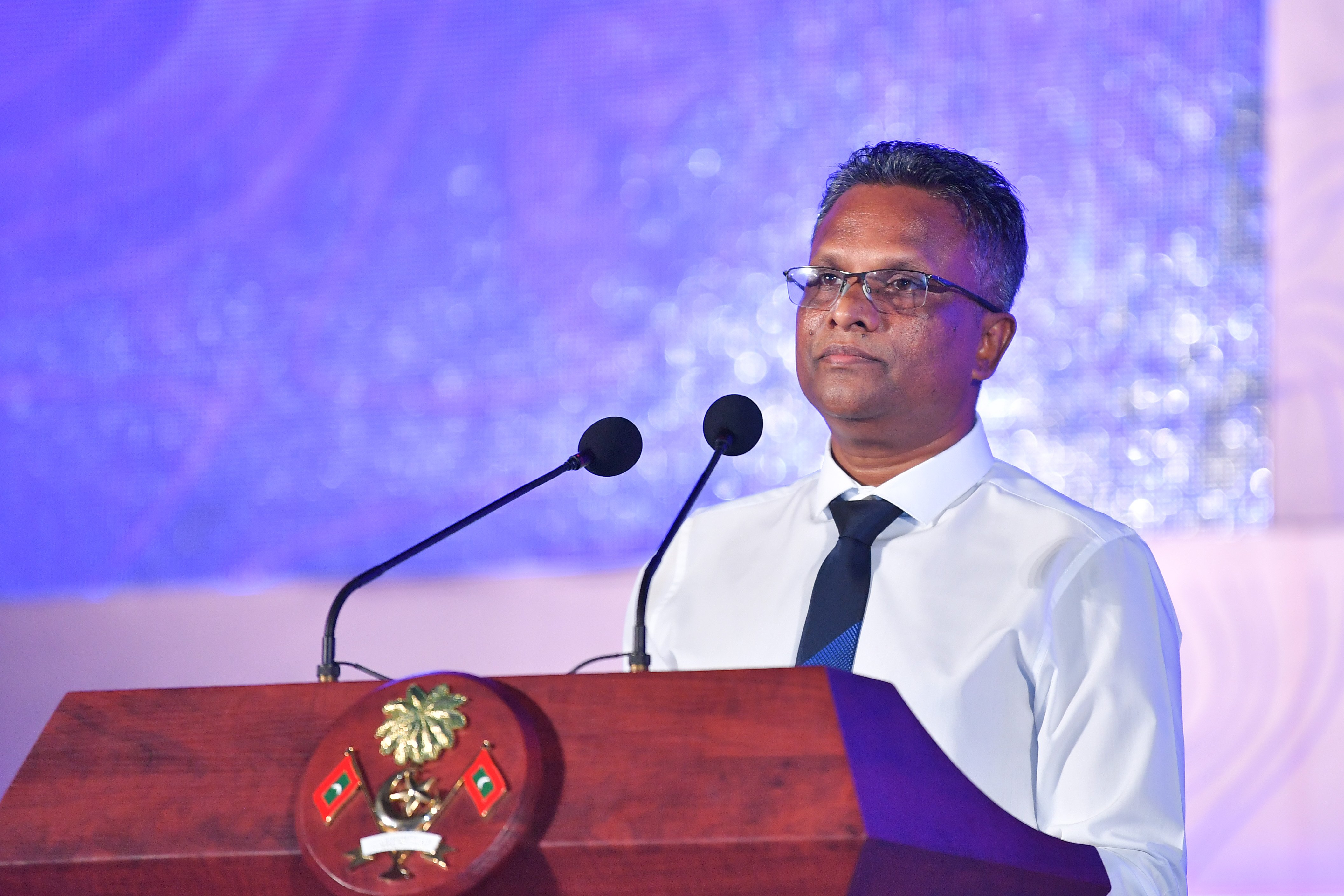 ކުންފުނީގެ މަސައްކަތް އެތައް ގުނައެއް ވަނީ ހަލުއިވެފައި: އާޒިމް