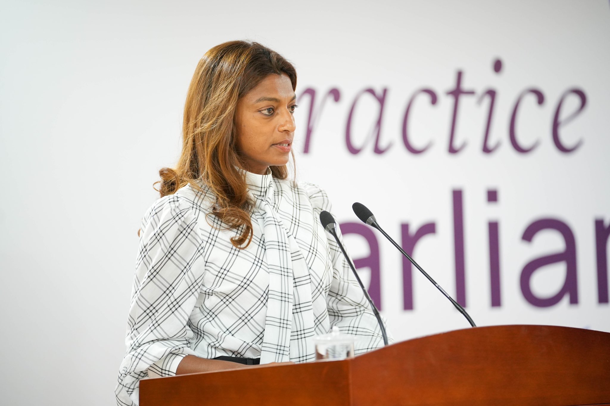 ޒުވާނުންނަށް އީވާ ނަސޭހަތްދެއްވީ "ކޮންމެހެން ވެސް ވޯޓްލާން"