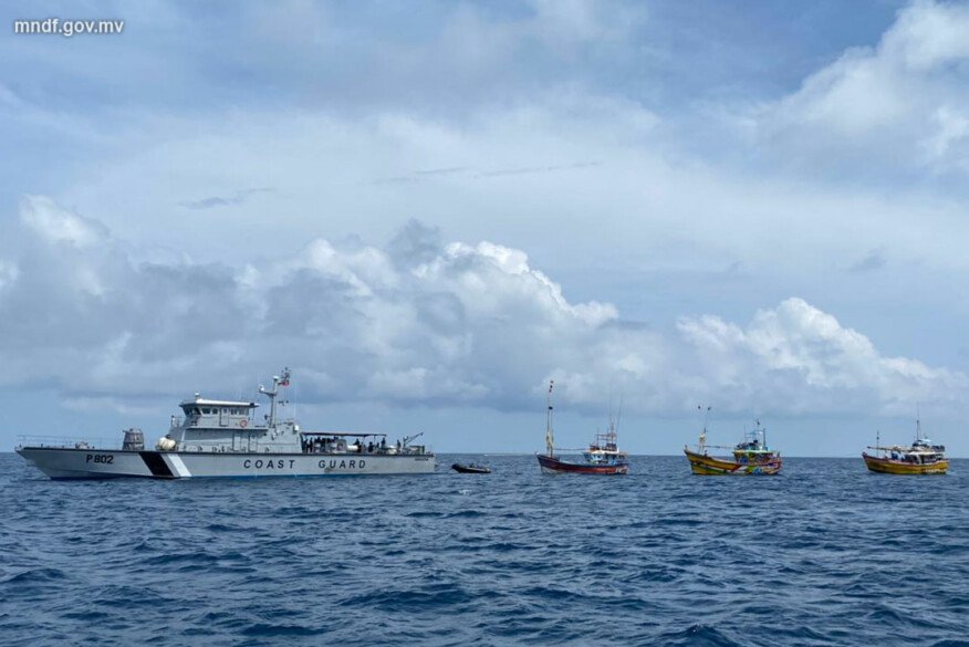 ރާއްޖޭގެ ކަނޑުގެ ސަރަހައްދުން ބޭރުގެ ތިން މަސްބޯޓު އަތުލައިގެންފި
