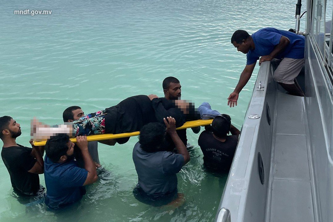 ފަޅުރަށެއްގައި ފާރެއް ވެއްޓި ބަޔަކަށް އަނިޔާވެއްޖެ