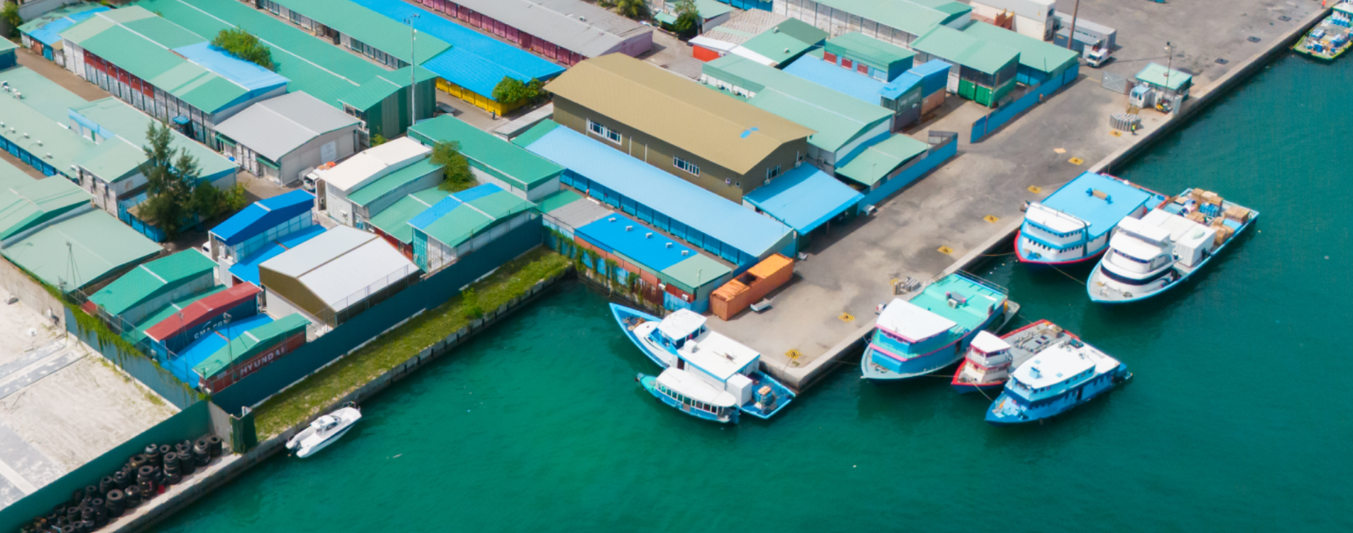 އެއާޕޯޓު ޕްރޮޖެކްޓަށް ގެނައި ދެ ކޮންޓެއިނަރުގައި ވަގު ސިނގިރޭޓު