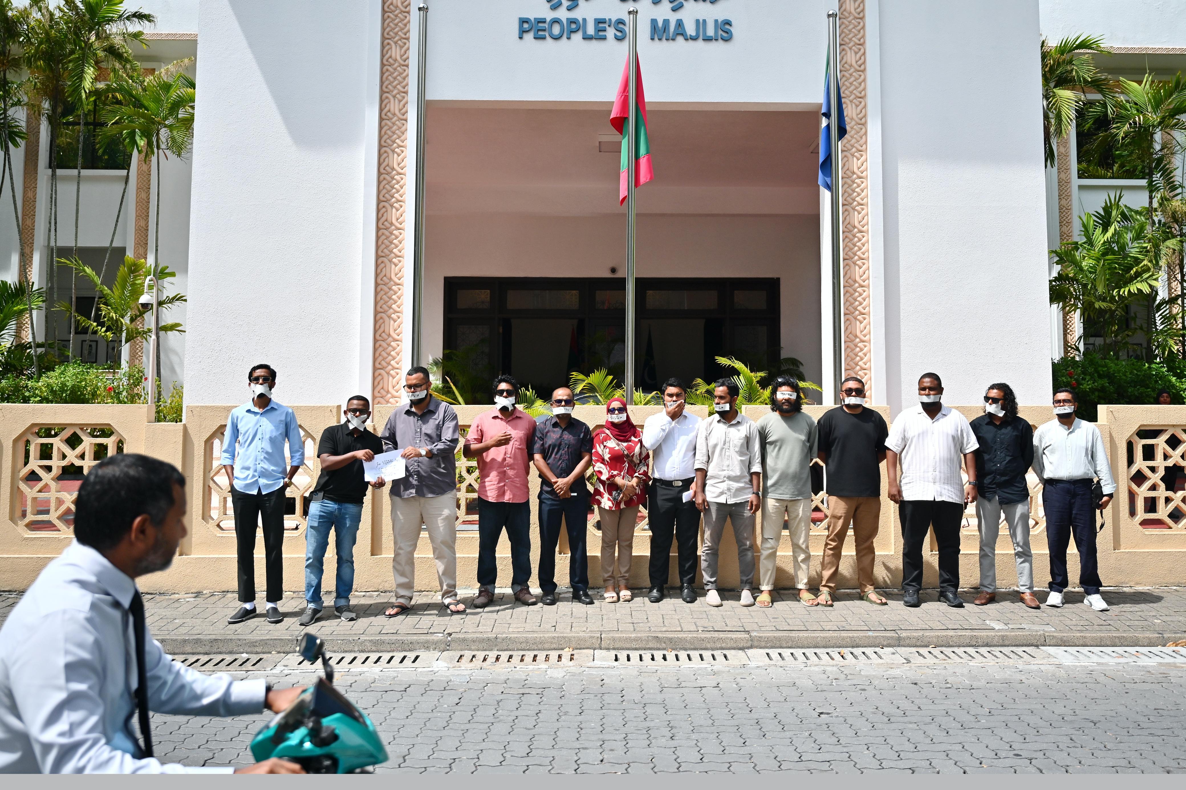 މިނިވަން ނޫސްވެރިކަމުގެ ދިފާއުގައި ޖަލަށްދާން ނޫސްވެރިން ތައްޔާރު