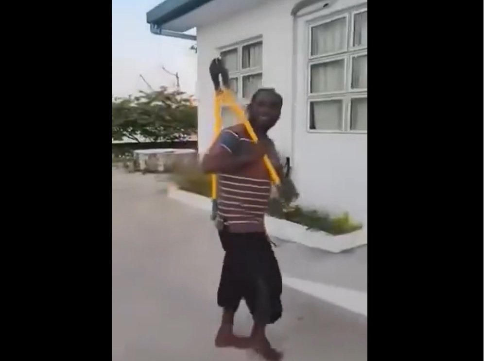 ބޮލަށް ހެރުނު ބުޅި ނެގި ތަފާތު ގޮތުން ސަމާލުކަން!