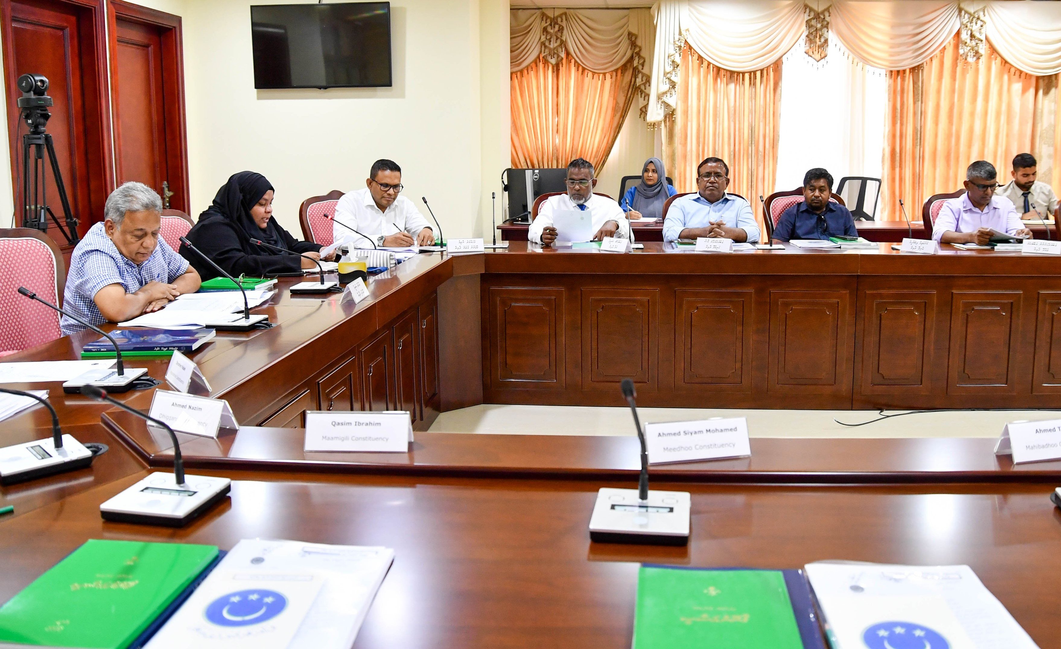 ސިއްރުން ސިނގިރޭޓު އެތެރެކުރި މައްސަލައިގައި ބާއްވާ ކޮމިޓީ ސިއްރު