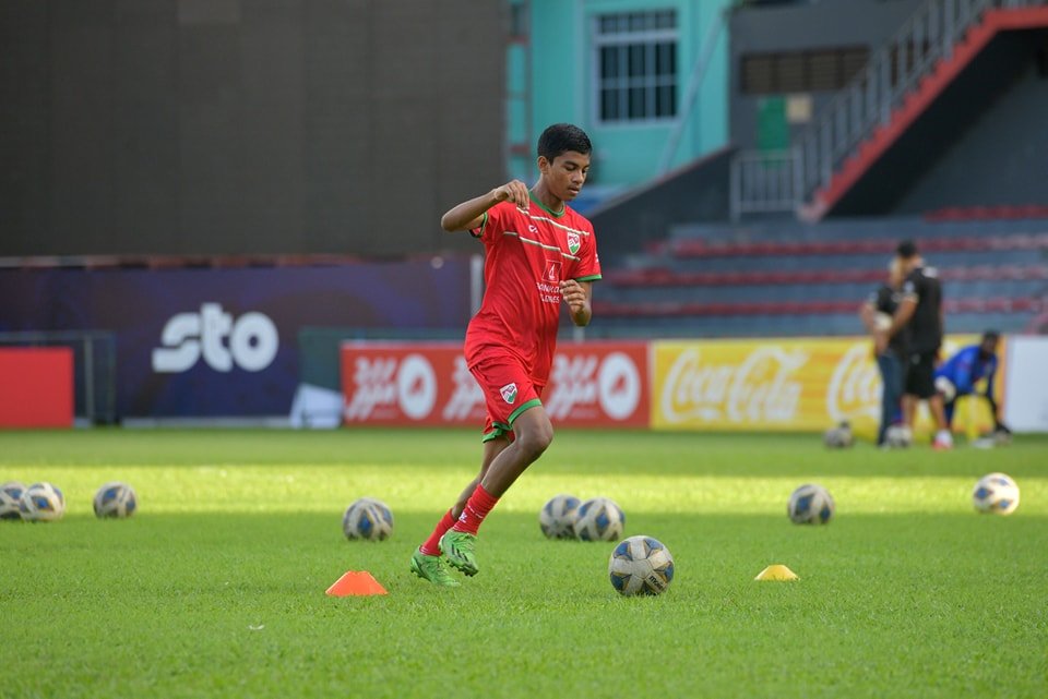 13 އަހަރުގެ އިލާން ރާއްޖޭގެ ގައުމީ ސީނިއާ ޓީމުގެ ޕްރެކްޓިހަށް