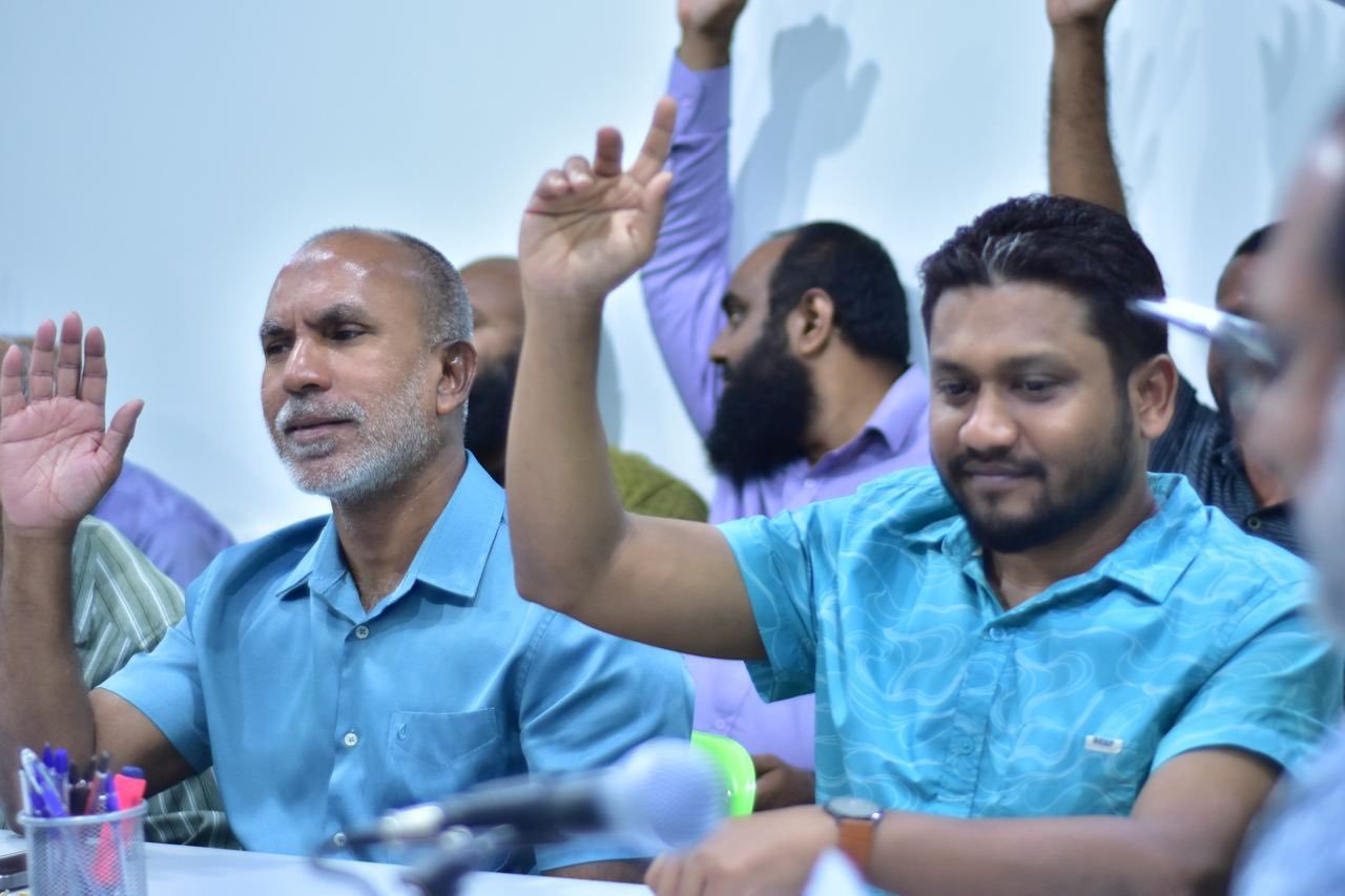 އަދީބާއި ޒިޔަތު މިނިވަންކުރުމުން އަދާލަތު ވެސް ނުރުހިއްޖެ