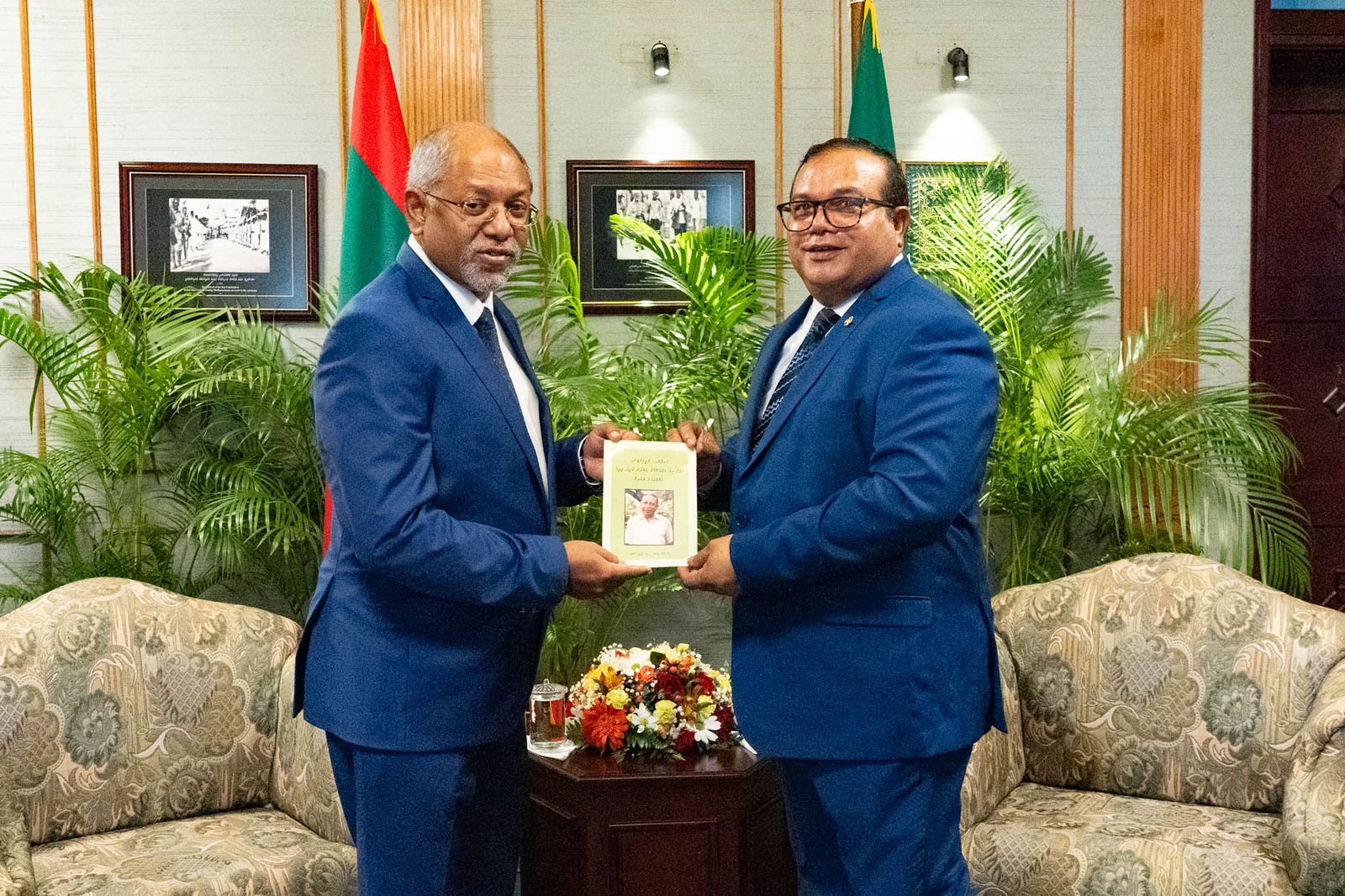 އަފީފަށް، އަސްލަމް ދެއްވީ ބައްޕަ ލިޔުއްވި ސުވައިދީބު ފޮތް