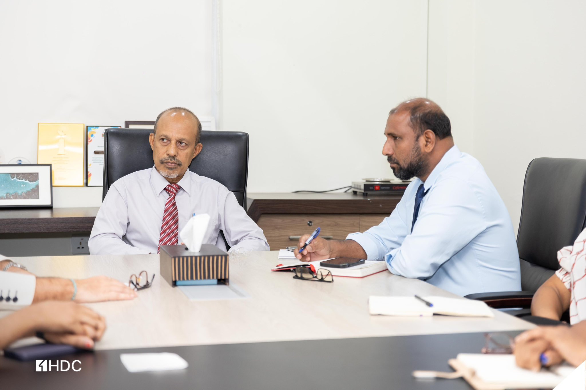 އެންގުމާ ހިލާފަށް އެޗްޑީސީން 5000ރ. ގެ ބޯނަހެއް ދީފި 